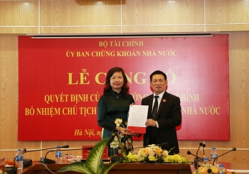 Chân dung tân nữ Chủ tịch Ủy ban Chứng khoán Nhà nước
