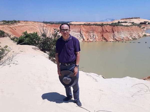 Ngọc Lê Ninh – Tôi tựa vào thơ nhạc để sống và làm việc