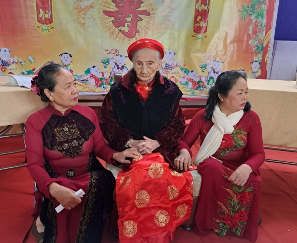 Bí quyết sống thọ của cụ bà 105 tuổi