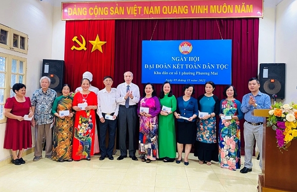 Những bông hoa nở muộn