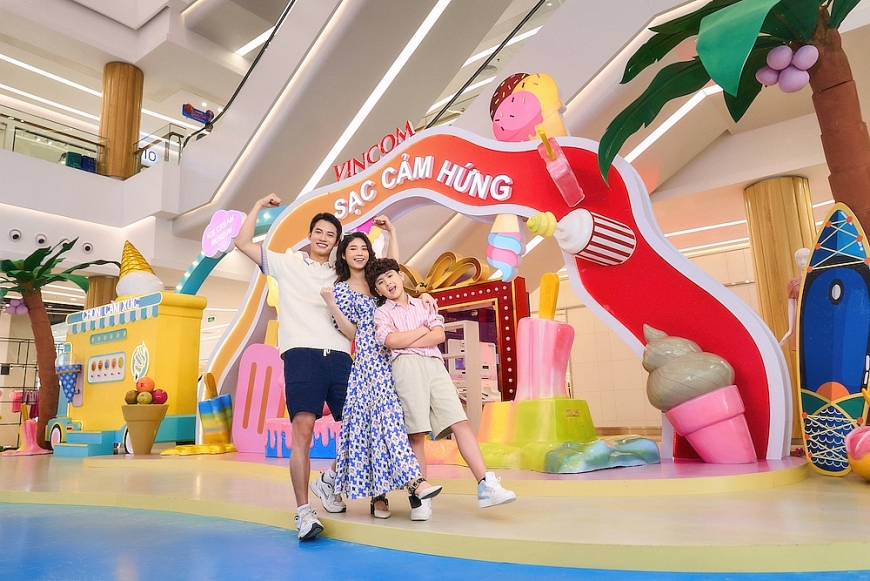 TTTM bên biển hồ Vincom Mega Mall Ocean Park biến hoá thành Bảo tàng kem trên ốc đảo xanh tươi mát TTTM bên biển hồ Vincom Mega Mall Ocean Park biến hoá thành Bảo tàng kem trên ốc đảo xanh tươi mát