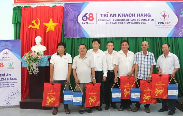 Điện lực Bến Tre: Tổ chức nhiều hoạt động tháng tri ân khách hàng