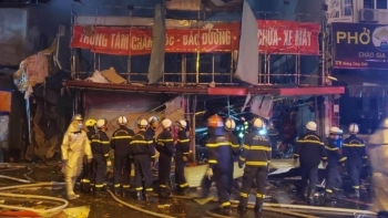 Hà Nội: Nguyên nhân vụ cháy nổ lớn ở cửa hàng sửa xe làm 3 người bị thương