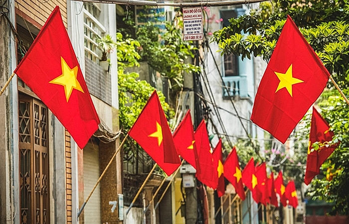 Cờ Việt Nam cũ – Đây là biểu tượng tuyệt đẹp của quốc gia ta. Nếu bạn yêu quý Việt Nam, hãy xem hình ảnh về cờ Việt Nam cũ, để tưởng nhớ những ngày tháng đã qua, đồng thời cùng nhìn về tương lai rực rỡ của đất nước con yêu.